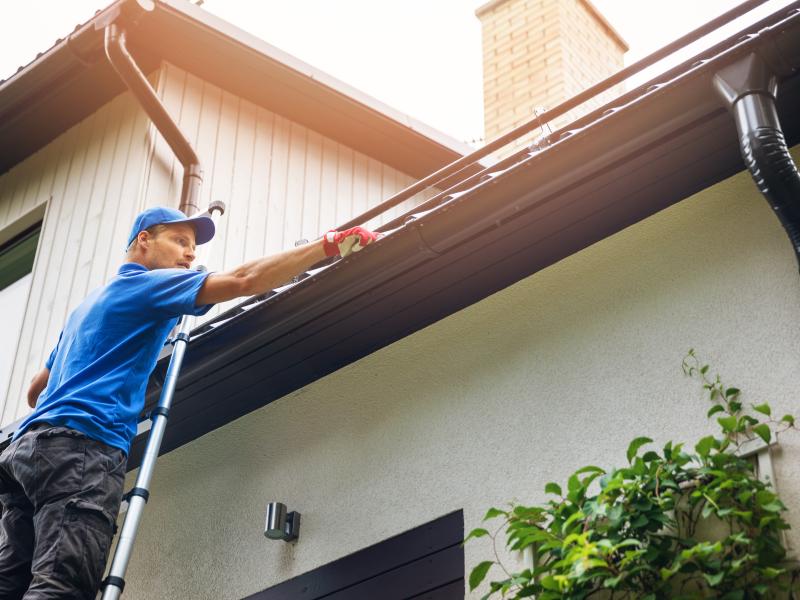 Preparing / Cleaning out gutters